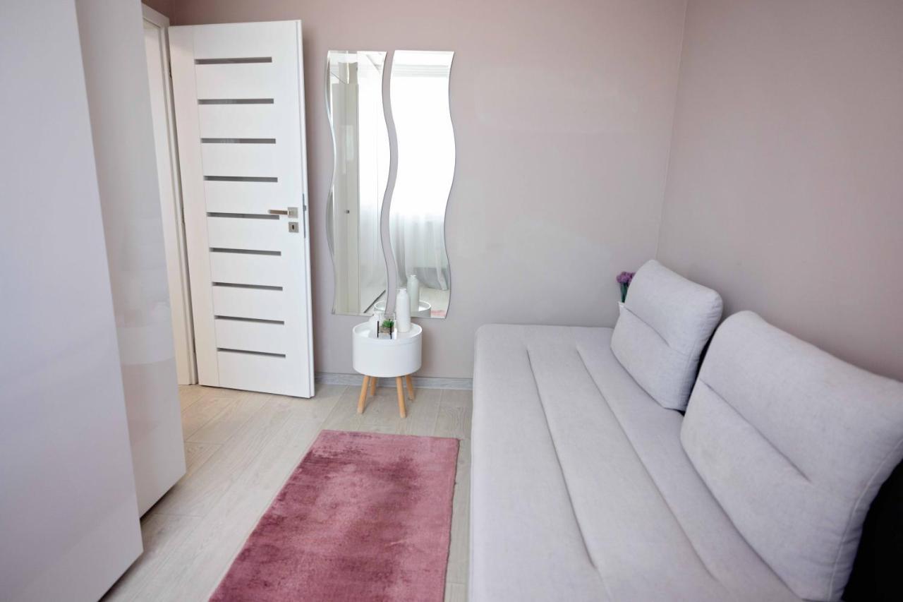 Joyful Apartment Timişoara Buitenkant foto