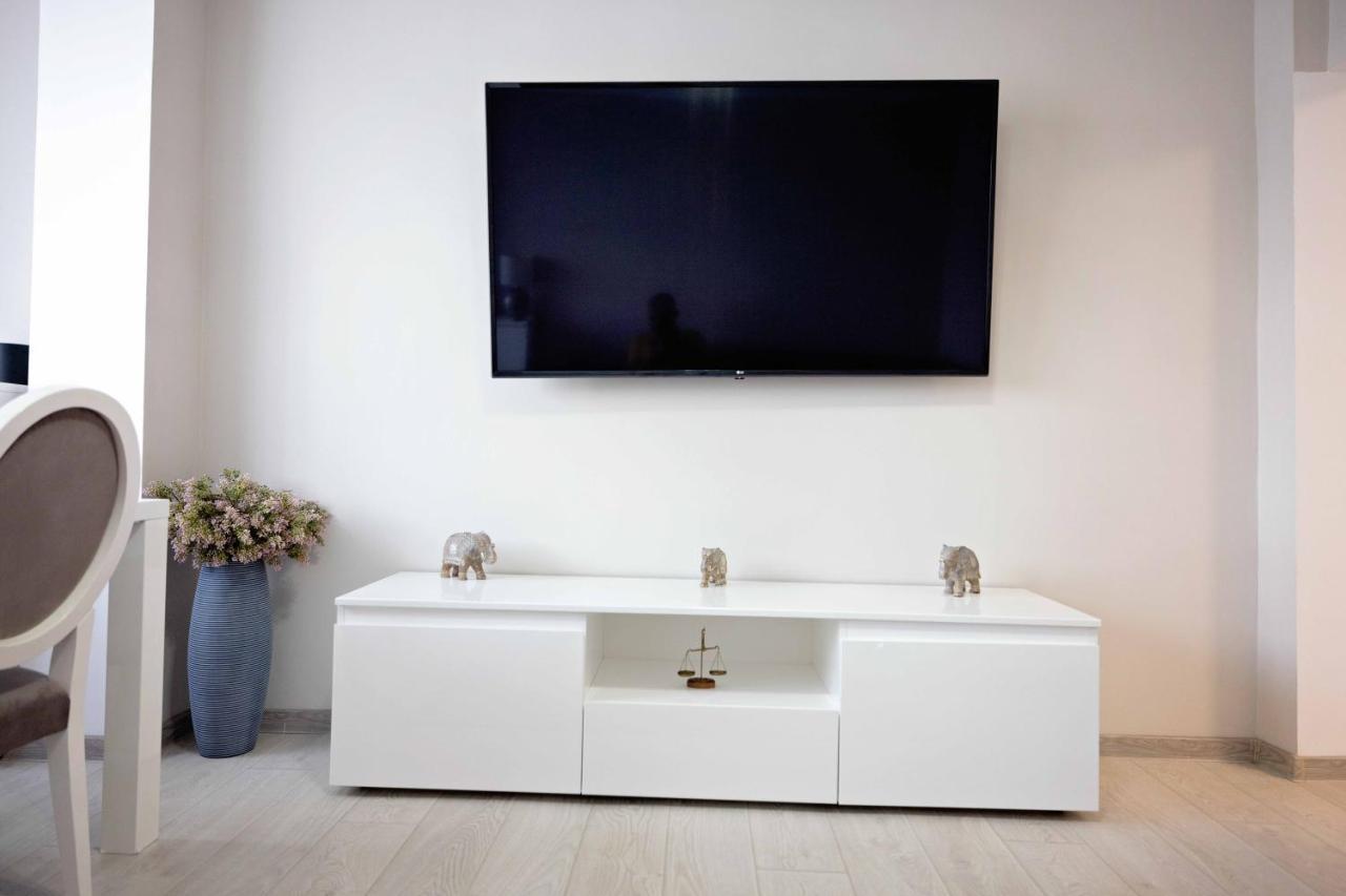 Joyful Apartment Timişoara Buitenkant foto
