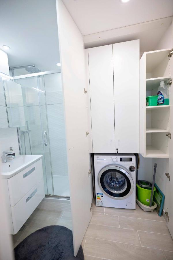 Joyful Apartment Timişoara Buitenkant foto